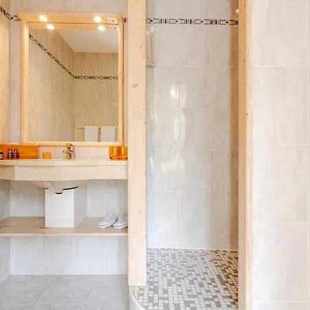 Le Clos Vallis فندق مبيت وإفطار سارلا لا كانيدا