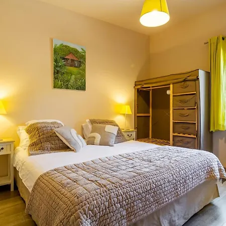 Le Clos Vallis סרלה-לה קנדה