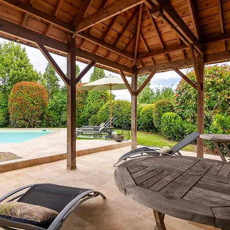 Le Clos Vallis 3* سارلا لا كانيدا